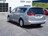 Used 2020 Chrysler Pacifica Touring-L image 5