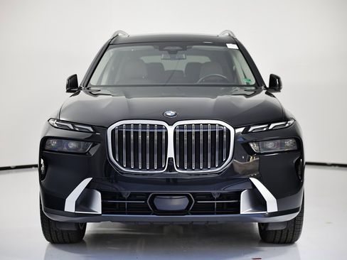 Used 2023 BMW X7 xDrive40i w/ Executive Package image 16