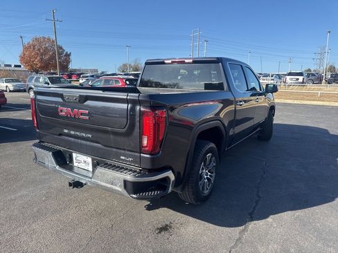 Used 2024 GMC Sierra 1500 SLT image 3