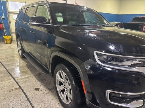 Used 2022 Jeep Wagoneer Series II image 12