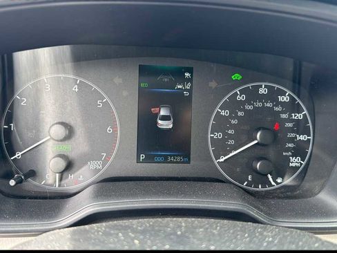 Used 2025 Toyota Corolla LE image 2