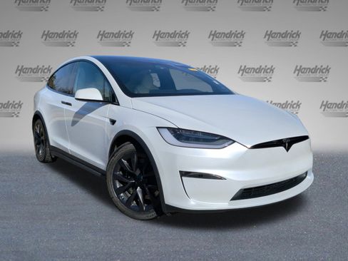 Used 2023 Tesla Model X Plaid image 2