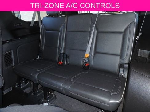 Used 2023 Chevrolet Suburban Premier image 19