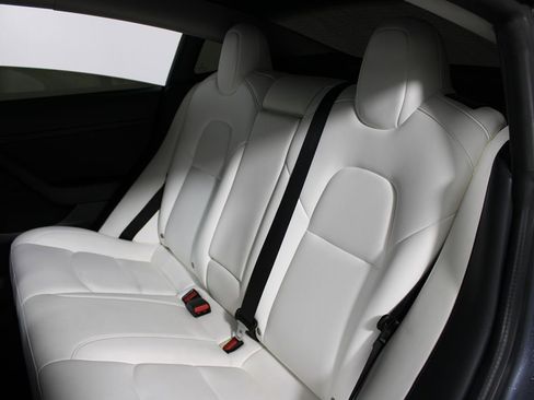 Used 2021 Tesla Model 3 Performance image 21