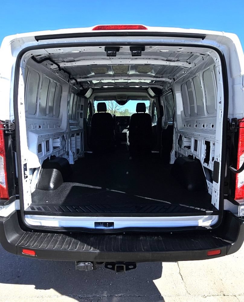 Used 2025 Ford Transit 250 Low Roof RWD image 9