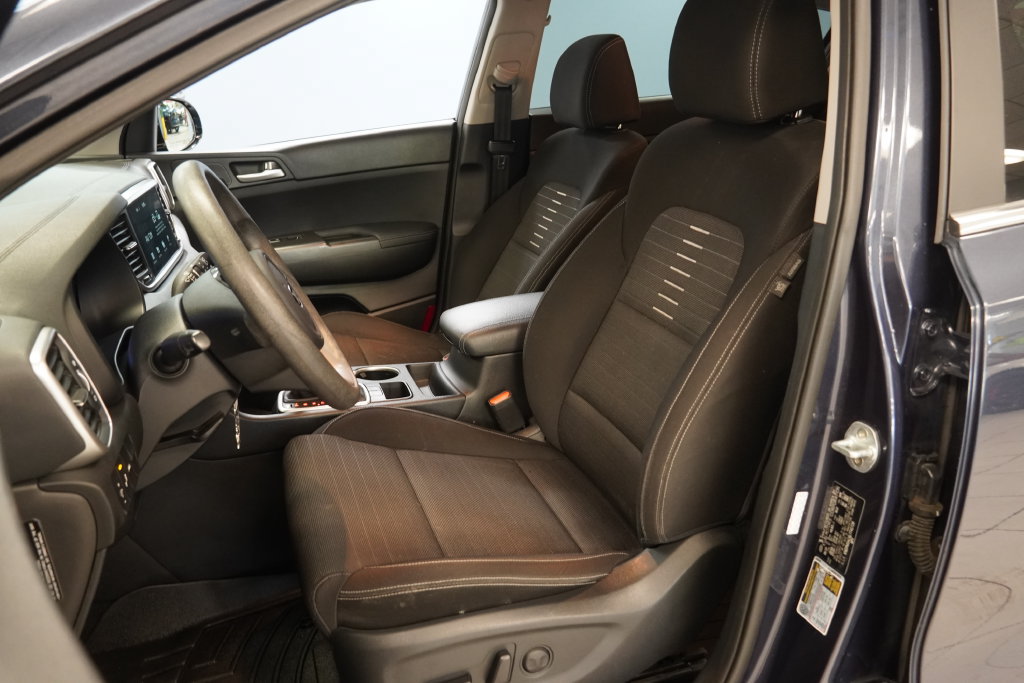 Used 2020 Kia Sportage LX w/ LX Popular Package FWD image 3