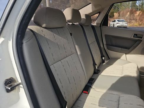 Used 2011 Ford Focus SE image 23