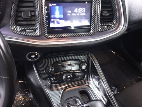 Used 2016 Dodge Challenger SXT image 15