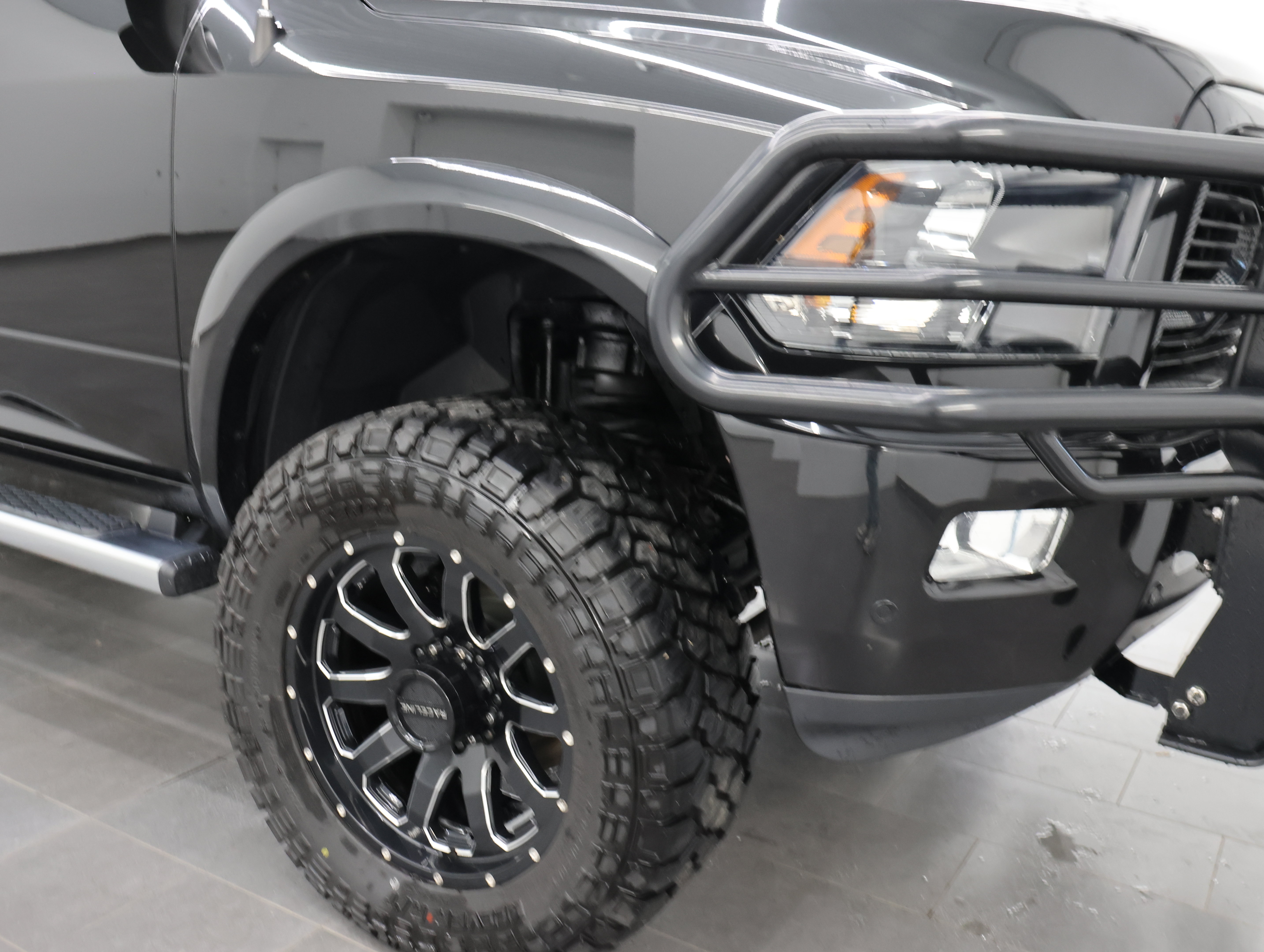 Used 2018 RAM 2500 Big Horn w/ Sport Appearance Group AWD/4WD image 23
