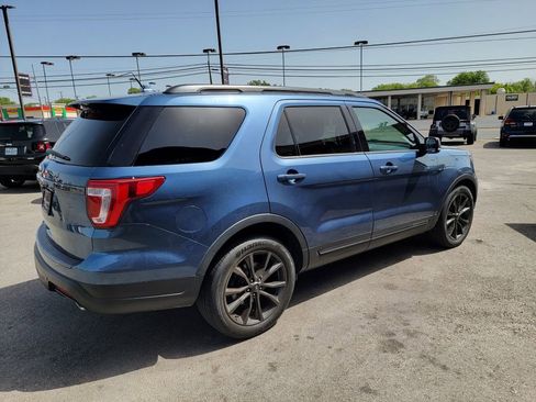 Used 2019 Ford Explorer XLT w/ Equipment Group 202A image 6