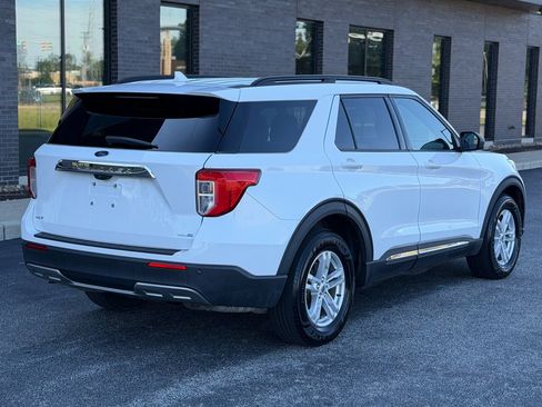 Used 2020 Ford Explorer XLT w/ Equipment Group 202A AWD/4WD image 2