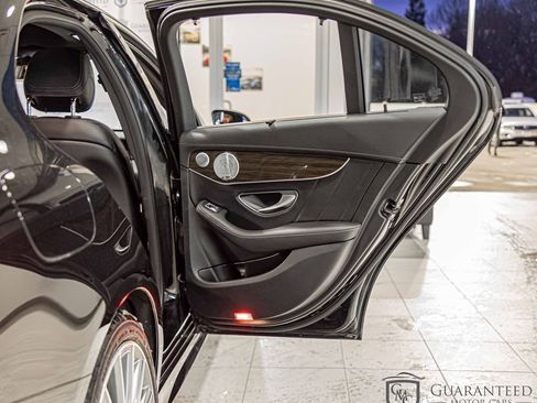 Used 2015 Mercedes-Benz C 400 4MATIC image 37