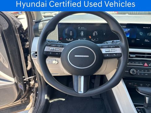 Used 2025 Hyundai Tucson SE FWD image 16