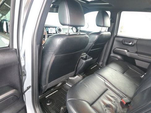 Used 2019 Toyota Tacoma Limited image 17