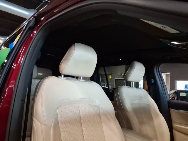 Certified 2024 Jeep Grand Cherokee L Limited w/ Luxury Tech Group II AWD/4WD image 23