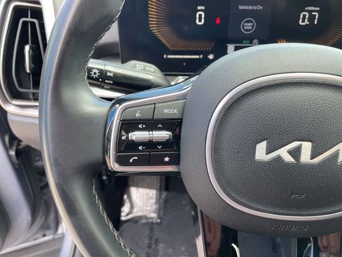 Used 2024 Kia Sorento S image 14