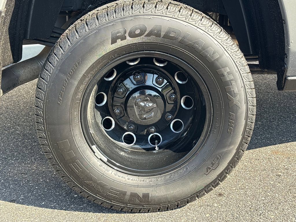 New 2025 RAM 3500 Laramie AWD/4WD image 31