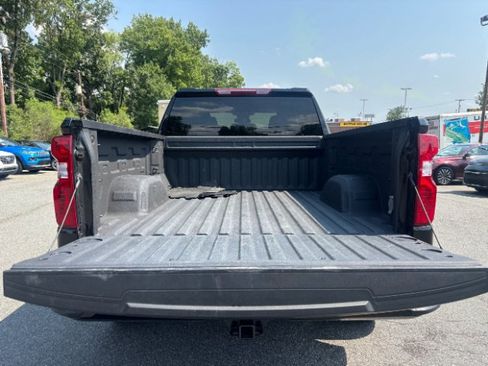 Used 2025 Chevrolet Silverado 1500 Custom w/ LPO, Dark Essentials Package AWD/4WD image 9