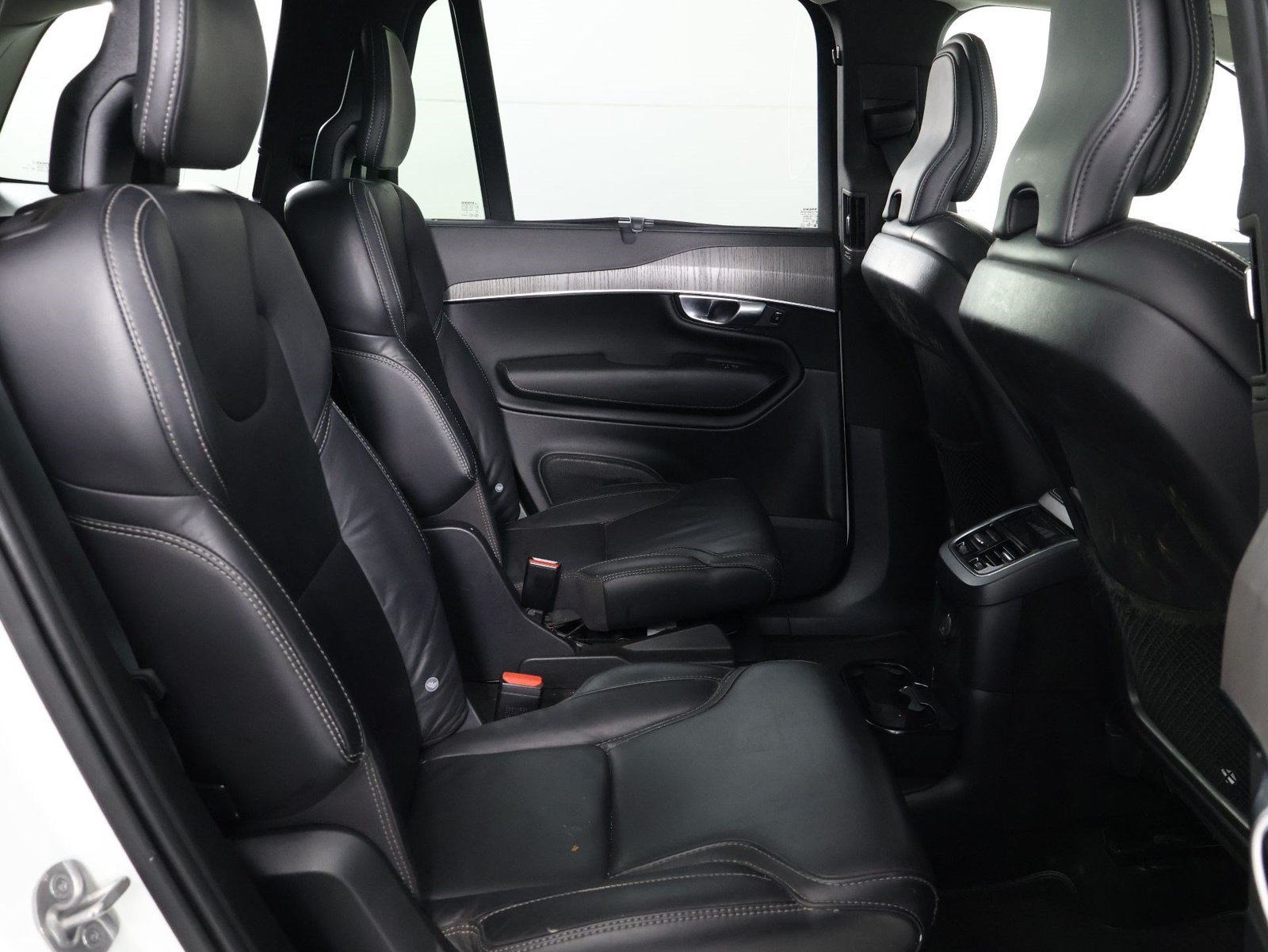 Certified 2023 Volvo XC90 T8 Ultimate AWD/4WD image 30