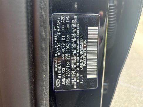 Used 2023 Hyundai Elantra Limited w/ Cargo Package image 39