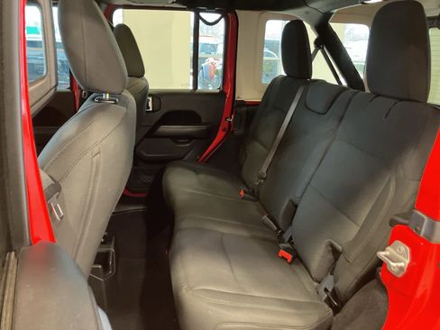 Used 2021 Jeep Wrangler Unlimited Sahara w/ Uconnect 4C Nav & Sound Group image 25