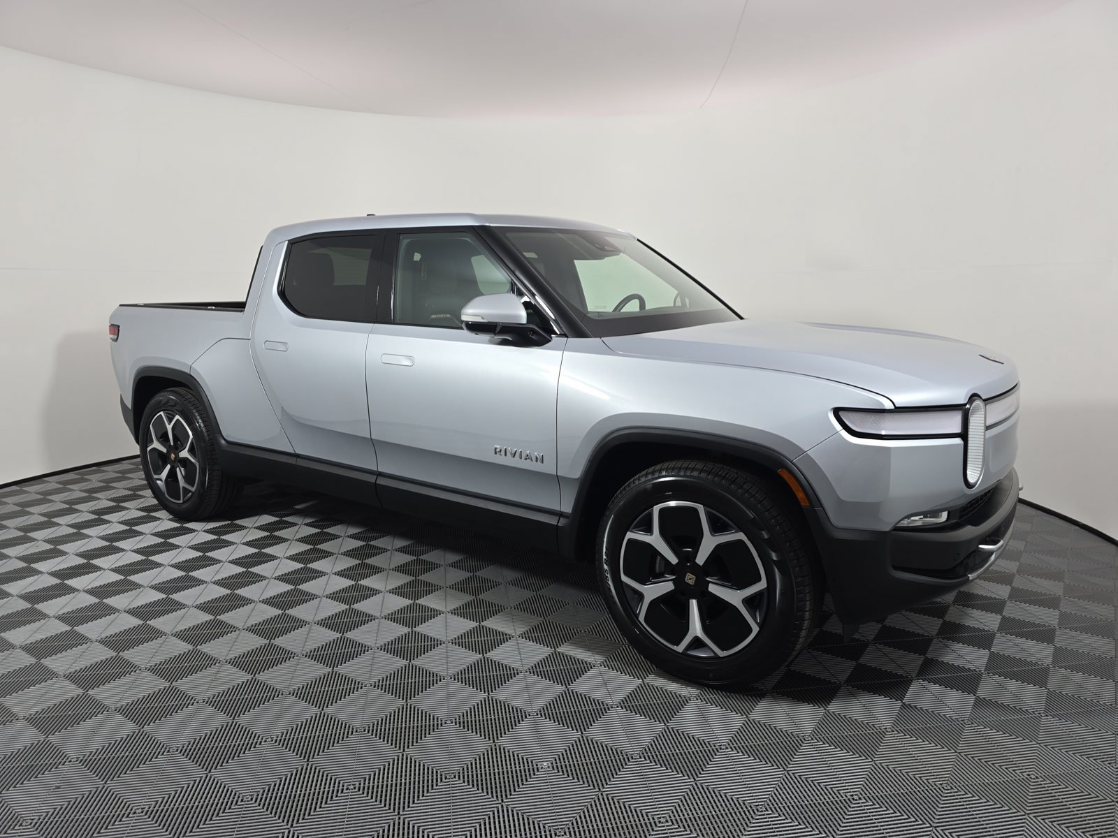 Used 2023 Rivian R1T Adventure Dual AWD/4WD image 7