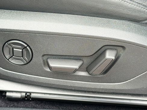 Used 2023 Audi Q4 e-tron Prestige image 25