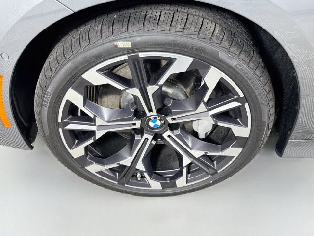 New 2026 BMW 330i xDrive Sedan w/ Premium Package AWD/4WD image 32