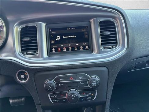 Used 2019 Dodge Charger SXT w/ Leather Interior Group RWD image 18