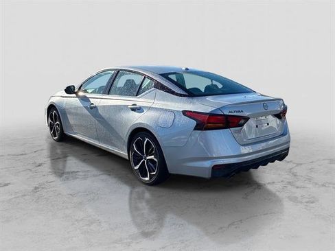Certified 2024 Nissan Altima 2.5 SR image 5