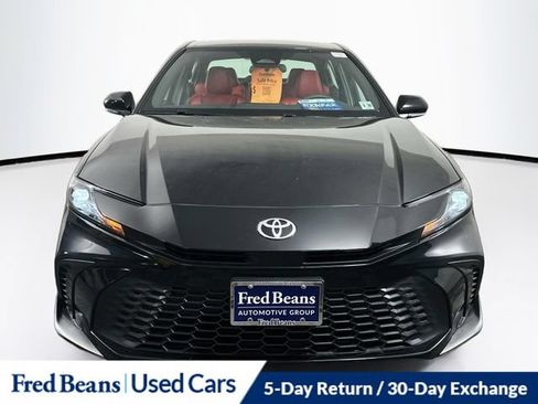 Used 2025 Toyota Camry SE AWD/4WD image 2