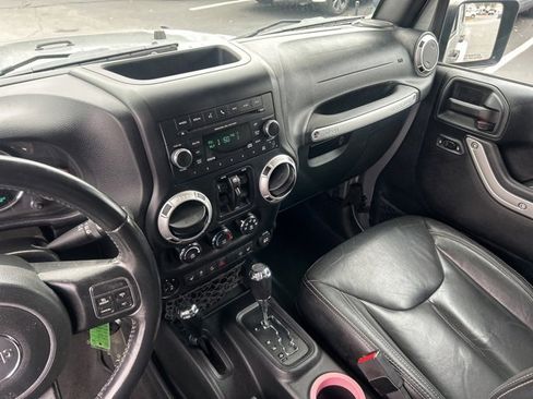 Used 2016 Jeep Wrangler Unlimited Sahara w/ Connectivity Group image 24