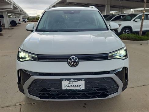 New 2025 Volkswagen Taos SE image 5