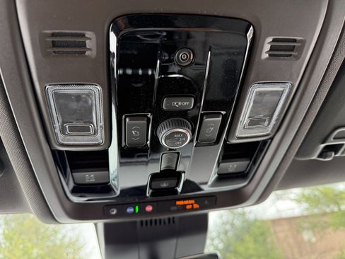 New 2026 GMC Yukon XL Elevation w/ Elevation Premium Package image 38