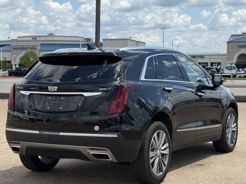 Used 2025 Cadillac XT5 Premium Luxury FWD image 4