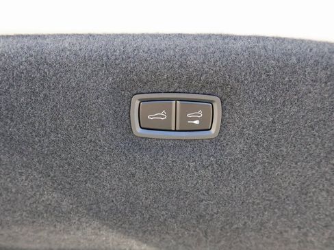 New 2025 Porsche Taycan image 17