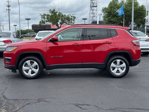 Used 2018 Jeep Compass Latitude w/ Popular Equipment Group AWD/4WD image 8