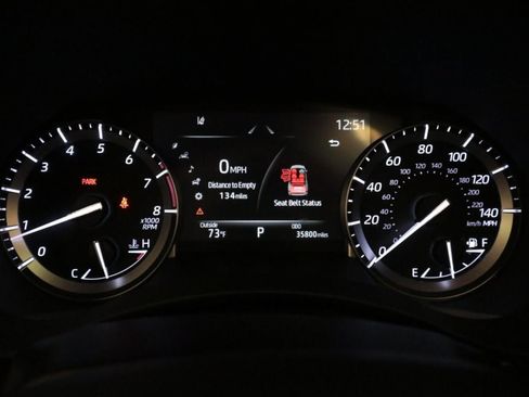 Used 2022 Toyota Highlander XLE FWD image 23