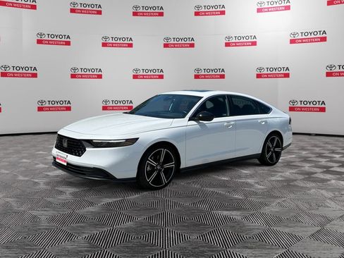 Used 2025 Honda Accord Sport image 1