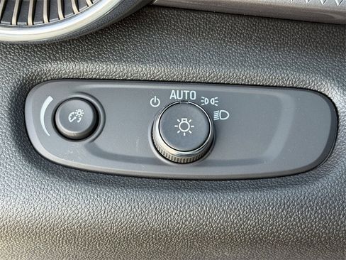 New 2026 Chevrolet Trax ACTIV w/ Sunroof Package image 20