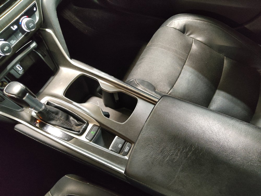 Used 2018 Honda Accord EX-L image 26