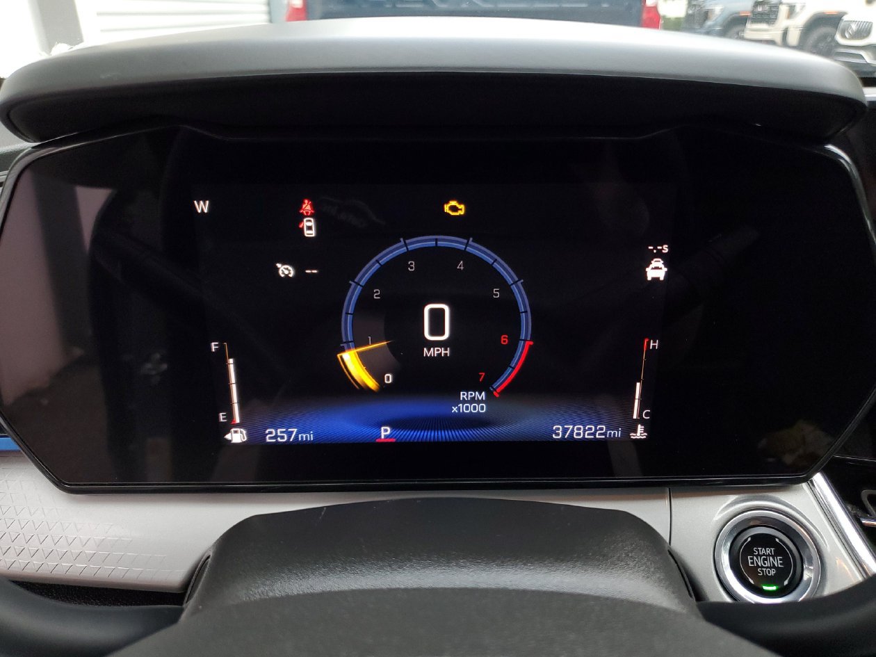 Used 2025 Chevrolet Trax LT FWD image 30