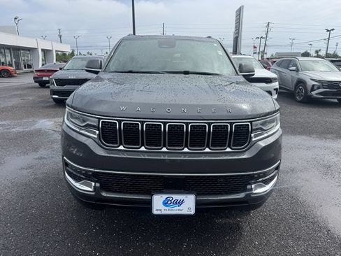 Used 2022 Jeep Wagoneer Series I w/ Premium Group I AWD/4WD image 2