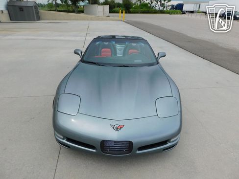 Used 2004 Chevrolet Corvette Convertible w/ Preferred Equipment Group RWD image 7