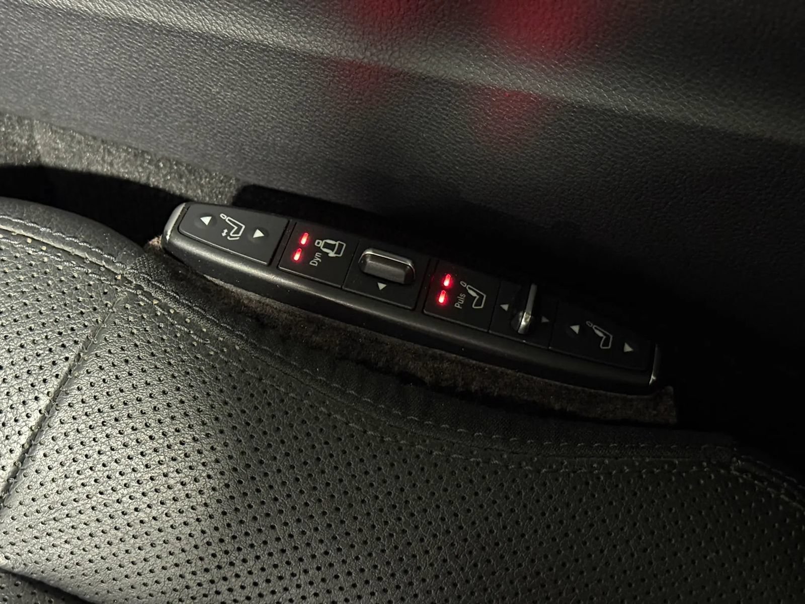 Used 2012 Mercedes-Benz E 550 4MATIC Sedan image 14