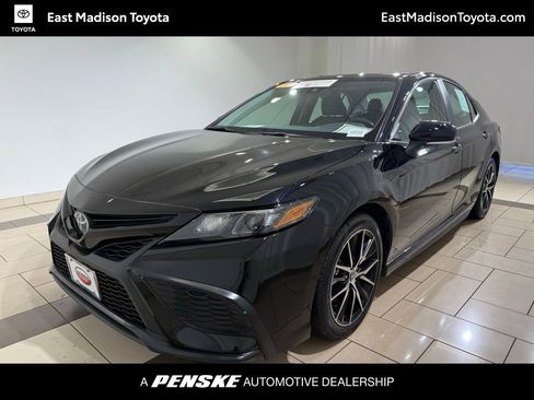 Certified 2024 Toyota Camry SE image 1