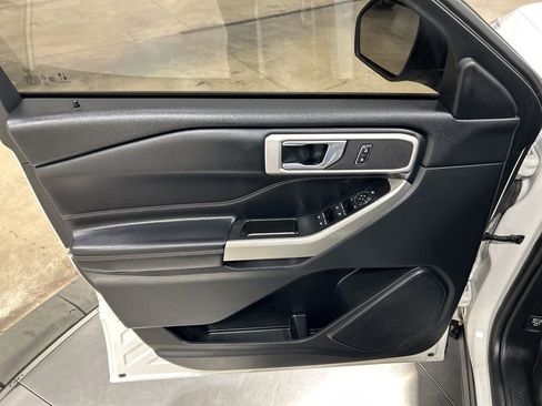 Used 2021 Ford Explorer XLT w/ Equipment Group 202A image 13