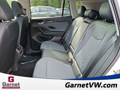 New 2025 Volkswagen Tiguan SE image 6