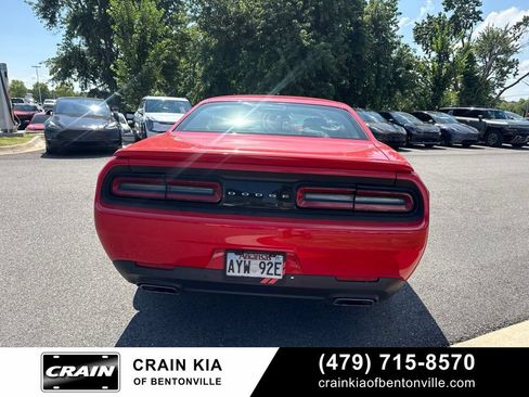 Used 2017 Dodge Challenger R/T w/ Driver Convenience Group RWD image 12