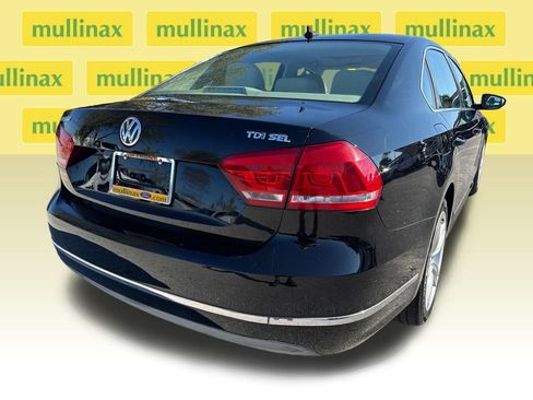 Used 2012 Volkswagen Passat TDI SEL Premium image 4